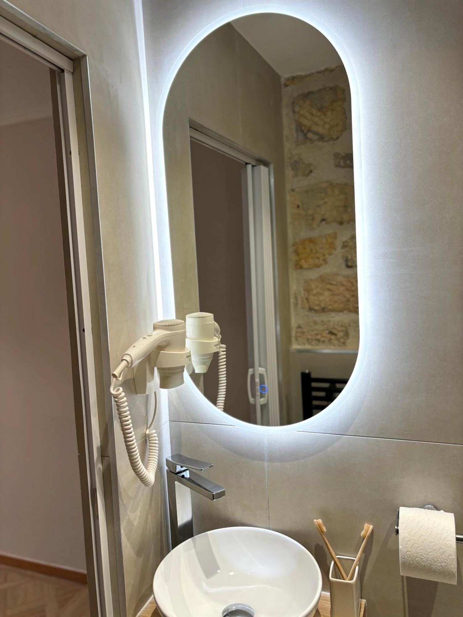 Hotel Paris Amore Bagian luar foto