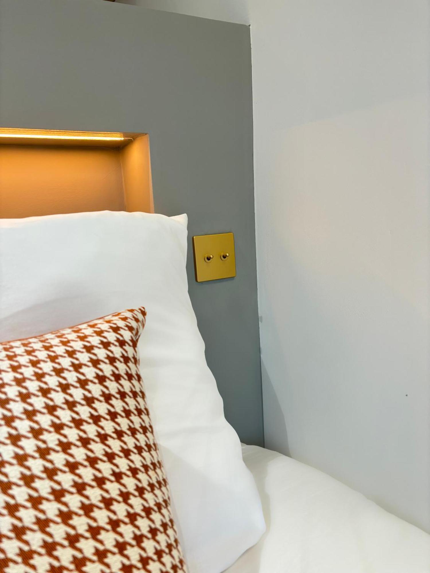 Hotel Paris Amore Bagian luar foto