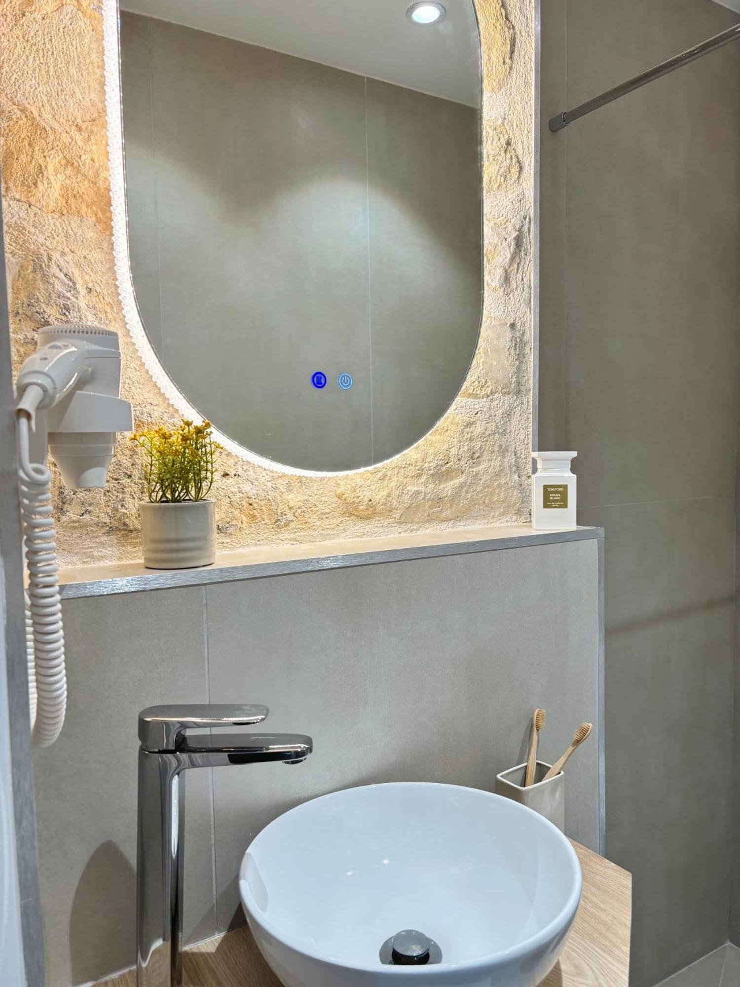 Hotel Paris Amore Bagian luar foto